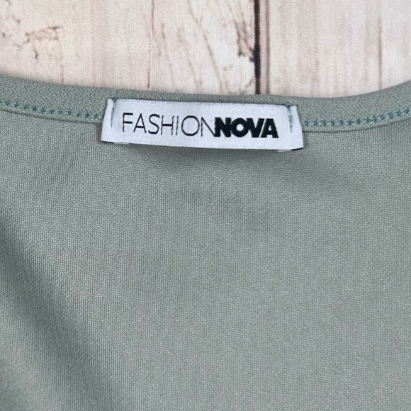 Fashion Nova Green Wrap Blouse Fitted Buttoned. Size XS. - Picture 2 of 6